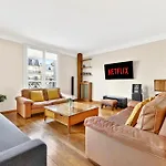 Quartier Arc De Triomphe 2 Bedroom Apartment With Netflix