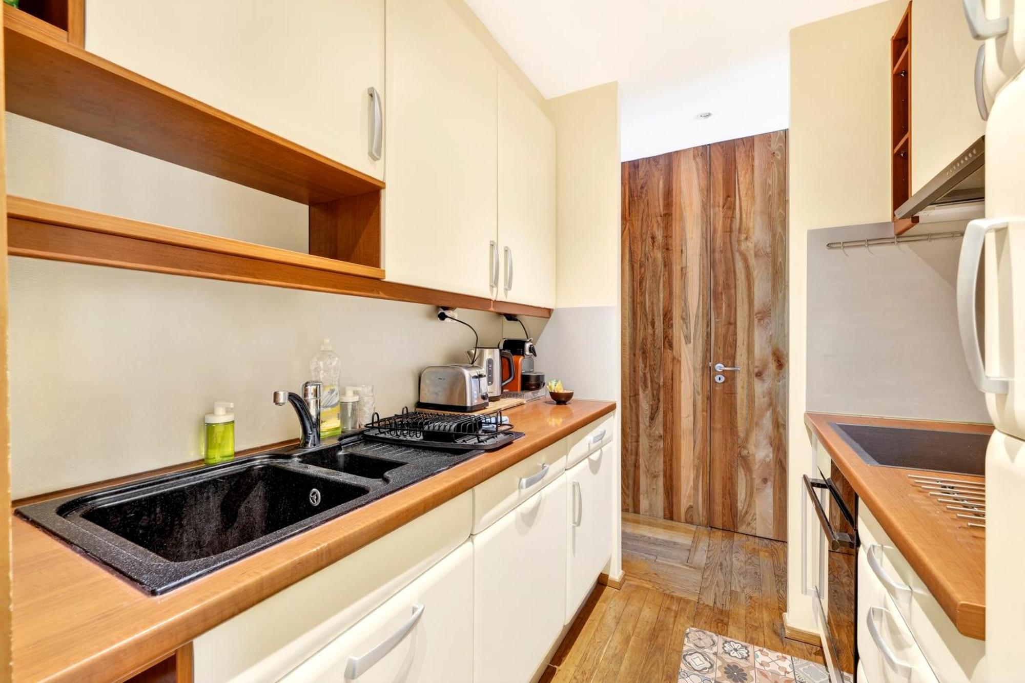 Apartment Quartier Arc De Triomphe 2 Bedroom With Netflix Paris